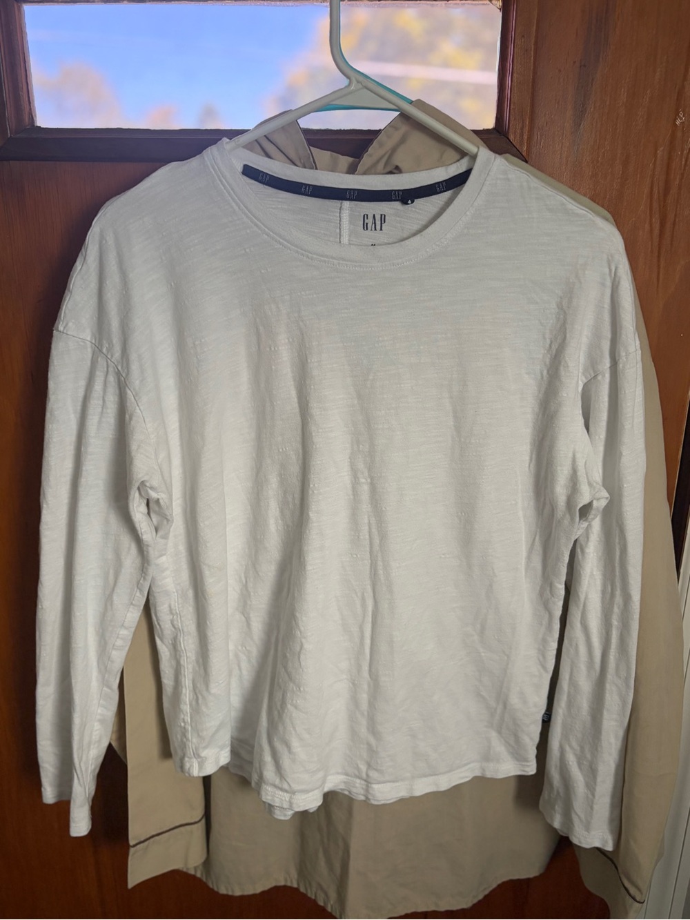 ⁠GAP White Slub Knit Long Sleeve Crewneck T-Shirt - Cotton Modal Blend⁠